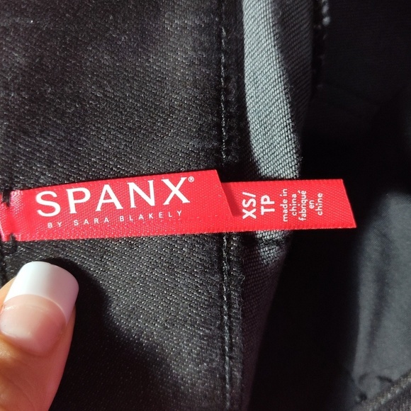 NWT SPANX Vintage Distressed Ankle Skinny Jeans $128 🖤 Size XS - Picture 12 of 13
